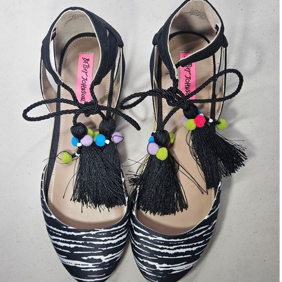 Betsey Johnson 8B HazyL Espadrille Lace Up Tassel Flats‎ Zebra Black White #358 - Picture 2 of 8